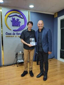 APOSTOL JOSE INSAURRALDE PASTOR DAVID GONZALEZ